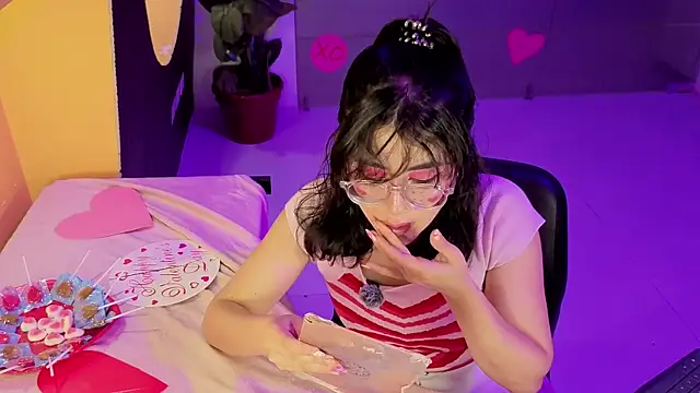 LiLLiAnderson online show from February 14, 11:54 am