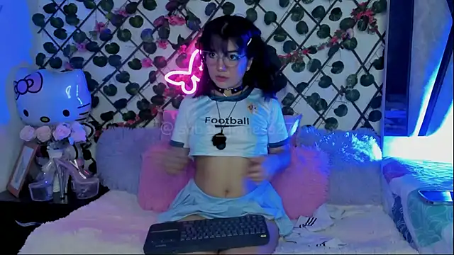 isabel jaames online show from May 28, 10:04 pm