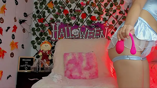 isabel jaames online show from October 26, 7:47 pm