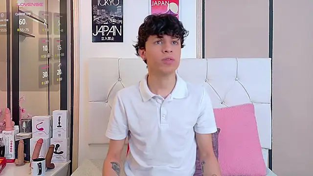 Axel  Evans online show from November 18, 12:19 pm