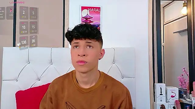 Axel  Evans online show from March 19, 2:39 pm