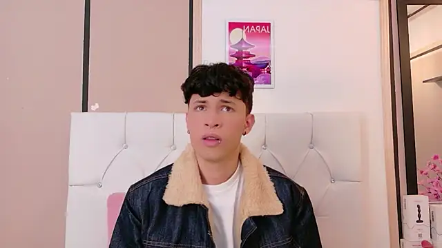 Axel  Evans online show from April 8, 1:12 pm