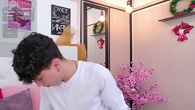 Axel  Evans online show from December 22, 1:11 pm