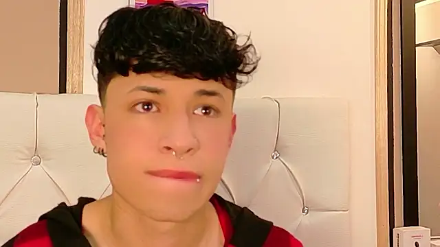 Axel  Evans online show from March 22, 10:06 am