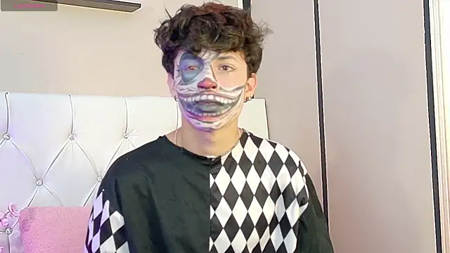 Axel  Evans online show from October 30, 1:09 pm