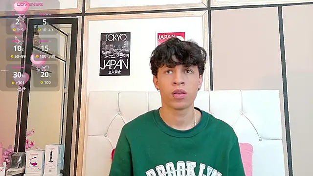 Axel  Evans online show from November 4, 12:31 pm