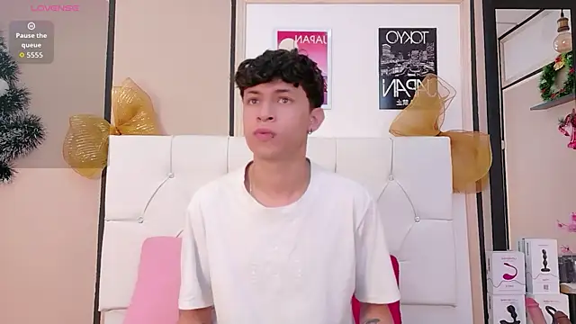 Axel  Evans online show from January 8, 12:11 pm