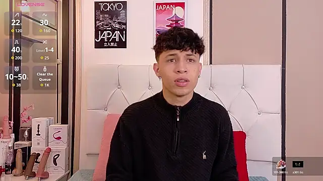 Axel  Evans online show from December 1, 1:12 pm