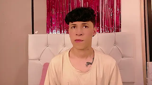 Axel  Evans online show from March 28, 12:39 pm