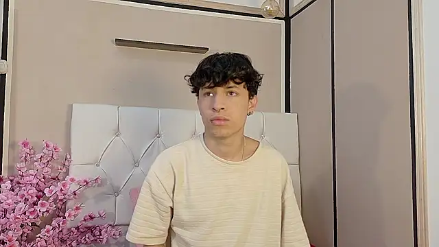 Axel  Evans online show from October 27, 12:06 pm