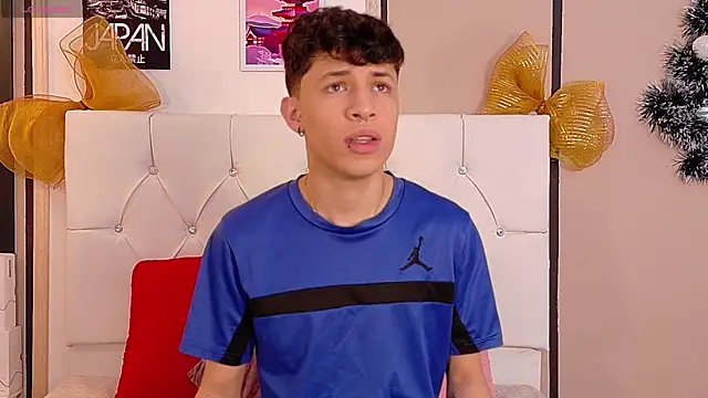 Axel  Evans online show from December 5, 12:26 pm