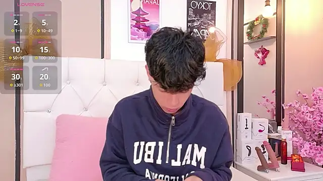 Axel  Evans online show from January 10, 12:11 pm