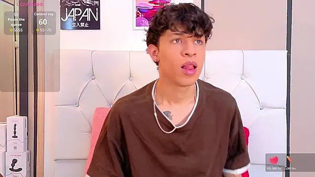 Axel  Evans online show from November 14, 12:31 pm