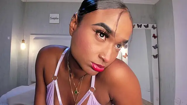 Snapshot of EsmeraldaNyx chatting on October 1, 9:29 pm EsmeraldaNyx online show from October 1, 9:29 pm