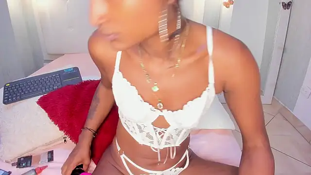 Snapshot of EsmeraldaNyx chatting on November 29, 9:26 pm EsmeraldaNyx online show from November 29, 9:26 pm