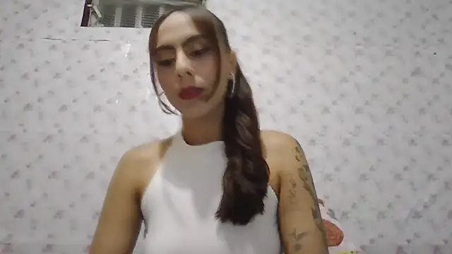 Roselingalvis13 online show from May 18, 2:55 am