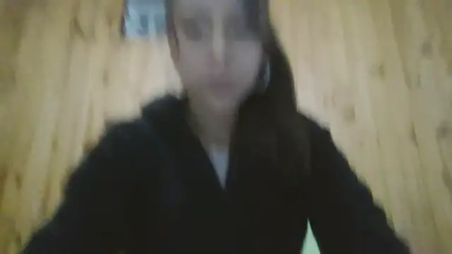 Snapshot of Roselingalvis13 chatting on September 28, 2:18 am Roselingalvis13 online show from September 28, 2:18 am