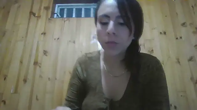 Snapshot of Roselingalvis13 chatting on September 25, 2:50 am Roselingalvis13 online show from September 25, 2:50 am