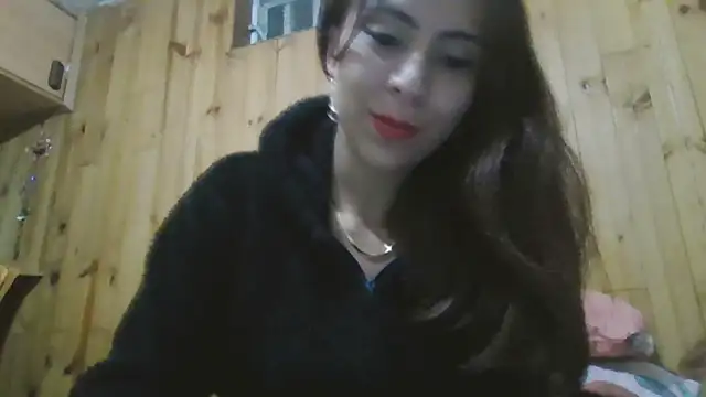 Snapshot of Roselingalvis13 chatting on September 15, 2:34 am Roselingalvis13 online show from September 15, 2:34 am