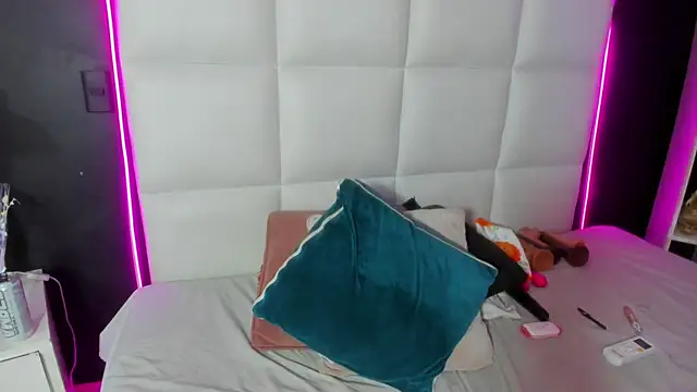 Snapshot of Gigi_duran chatting on July 24, 5:58 am Gigi duran online show from July 24, 5:58 am