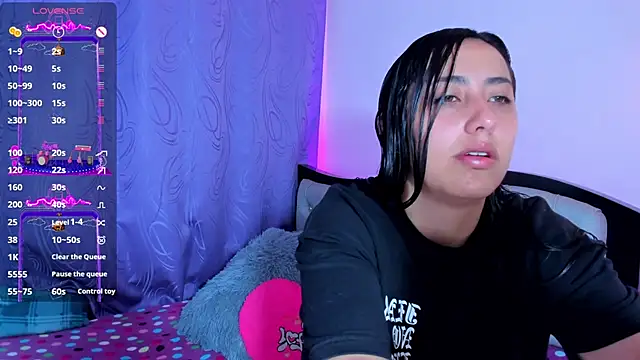 my aleja  online show from April 8, 8:38 am