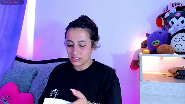 my aleja  online show from March 29, 11:23 am