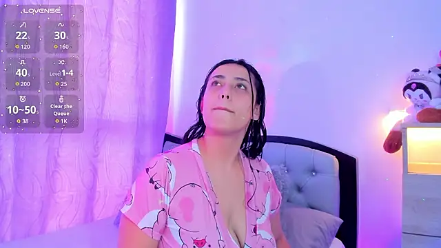 my aleja  online show from February 19, 7:22 pm