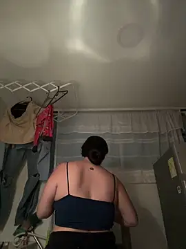 my aleja  online show from February 16, 2:54 am