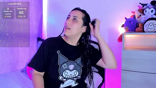 my aleja  online show from March 7, 12:54 pm