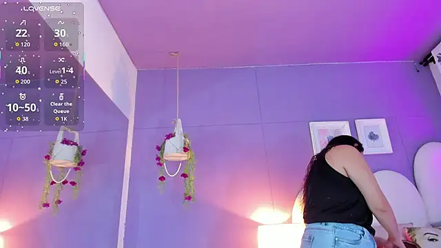 Snapshot of my_aleja_ chatting on November 23, 1:32 pm my aleja online show from November 23, 1:32 pm