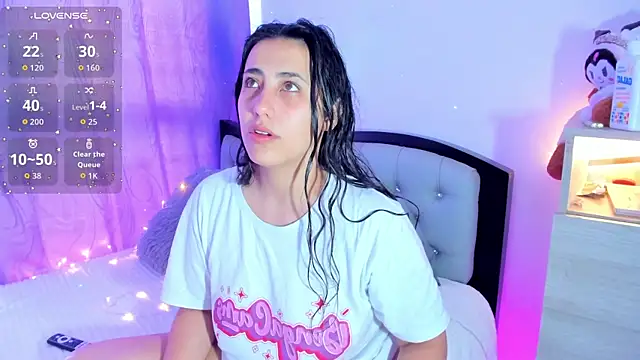 my aleja  online show from February 8, 1:09 pm