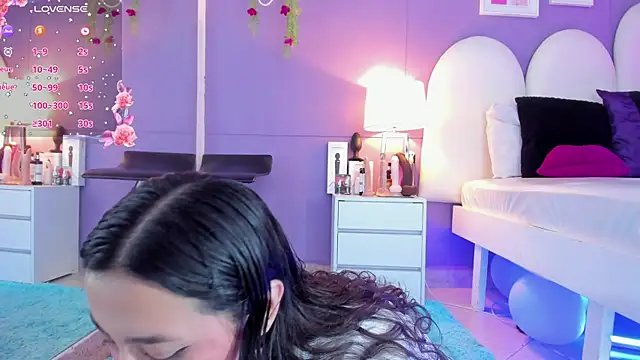 Snapshot of my_aleja_ chatting on October 16, 1:19 pm my aleja online show from October 16, 1:19 pm