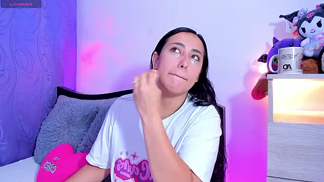 my aleja  online show from March 20, 10:38 am