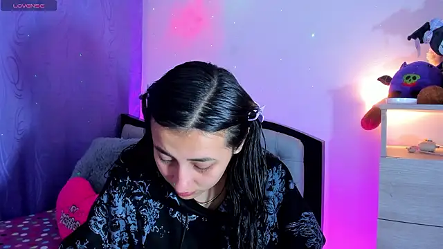 my aleja  online show from March 11, 11:37 am