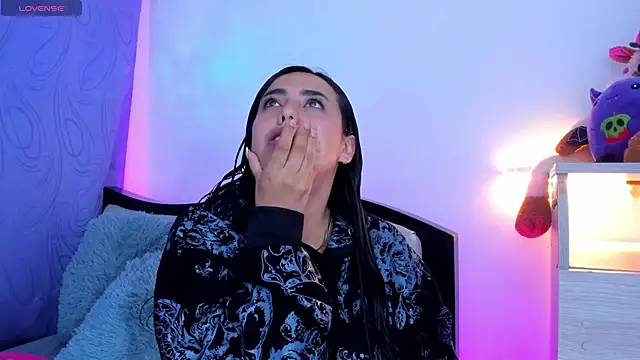 my aleja  online show from March 28, 3:07 am