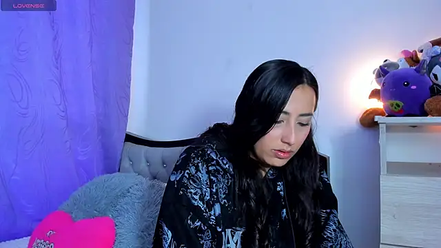 my aleja  online show from April 15, 12:53 pm