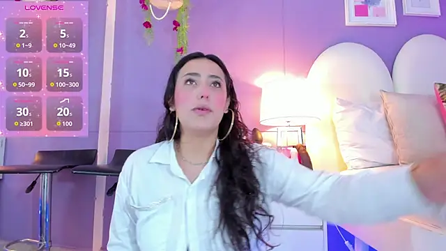 Snapshot of my_aleja_ chatting on November 13, 1:15 pm my aleja online show from November 13, 1:15 pm