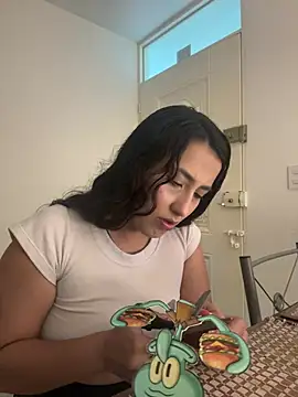 my aleja  online show from April 12, 1:42 am