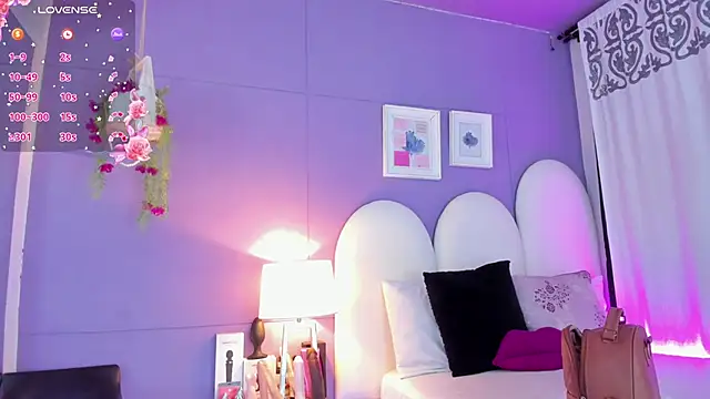 Snapshot of my_aleja_ chatting on October 30, 12:36 pm my aleja online show from October 30, 12:36 pm