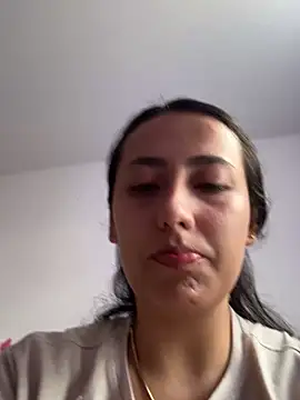 my aleja  online show from March 15, 9:11 pm