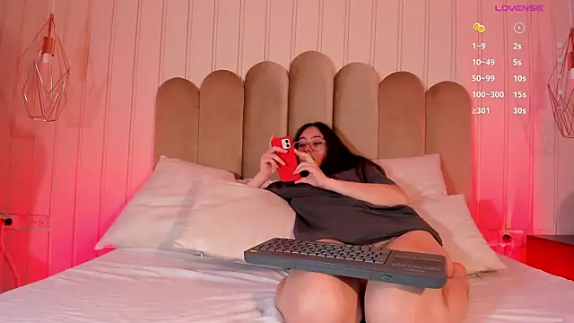 juliie star online show from June 4, 11:31 pm
