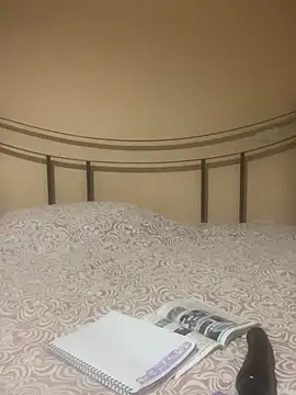 SarettaB90 online show from December 4, 5:56 pm