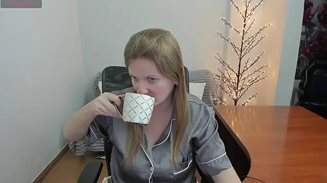 Alisha Skyes online show from December 20, 6:44 pm