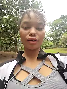 ChloeRaviss online show from September 12, 7:24 pm