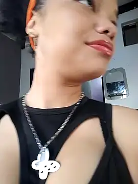 ChloeRaviss online show from December 5, 11:31 am