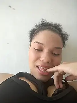 ChloeRaviss online show from November 13, 4:44 pm