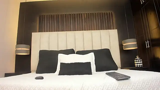 Snapshot of Matilda_Liz chatting on November 10, 12:54 pm Matilda Liz online show from November 10, 12:54 pm