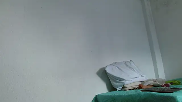 isabel 24 gil online show from December 1, 7:15 pm