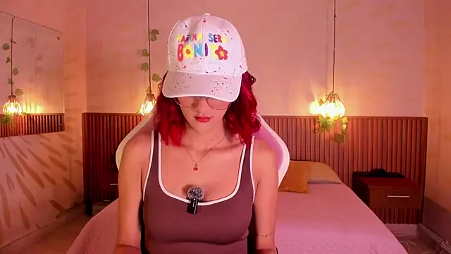 daphne courtis online show from February 10, 3:16 am