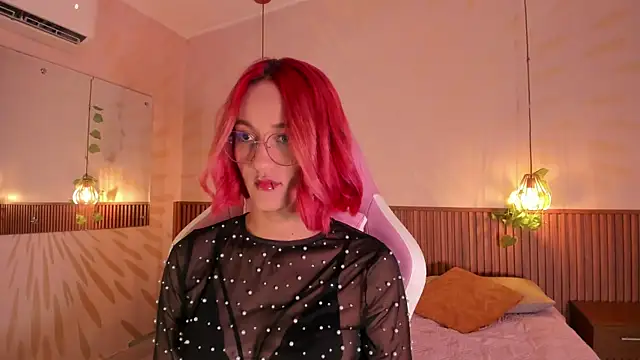 daphne courtis online show from April 13, 3:10 am